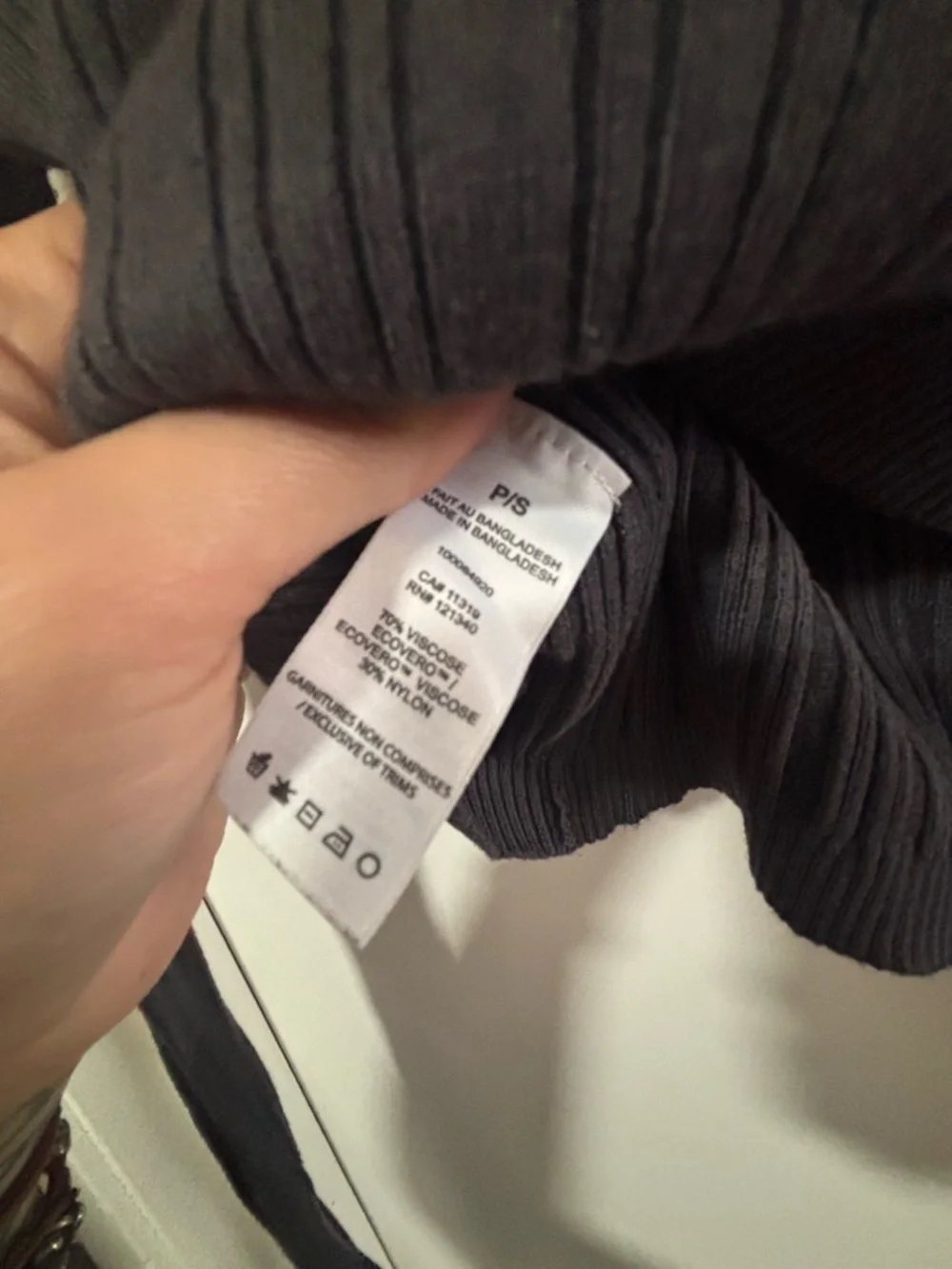 Garage Ribbed Long-Sleeve Crop Top in Charcoal - Picture 6 of 6